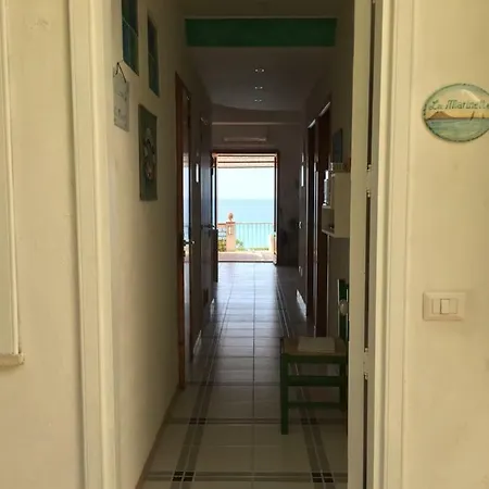 アパート La Marinette Terrazzo Sul Mare トロペーア